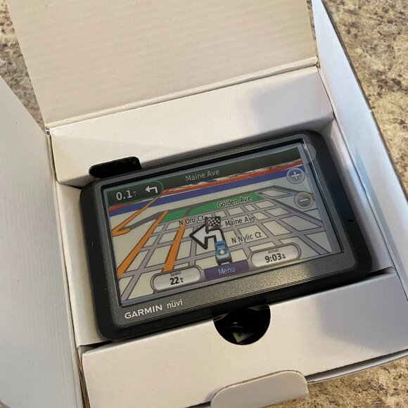 COLLECTOR Condition! Garmin NUVI 255WT. GPS Vehicle Navigation w/Window Suction. - Picture 5 of 9